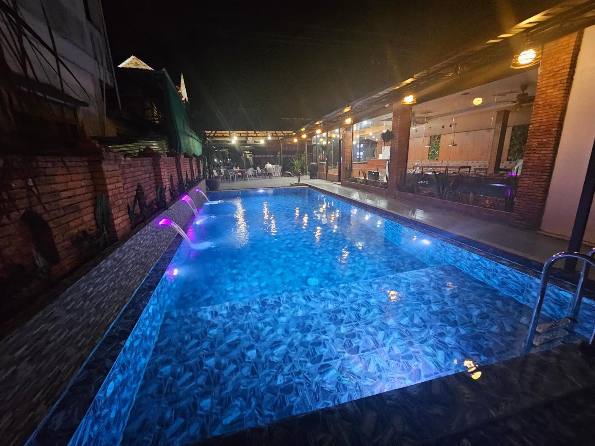 Win Hotel Vang Vieng Zewnętrze zdjęcie
